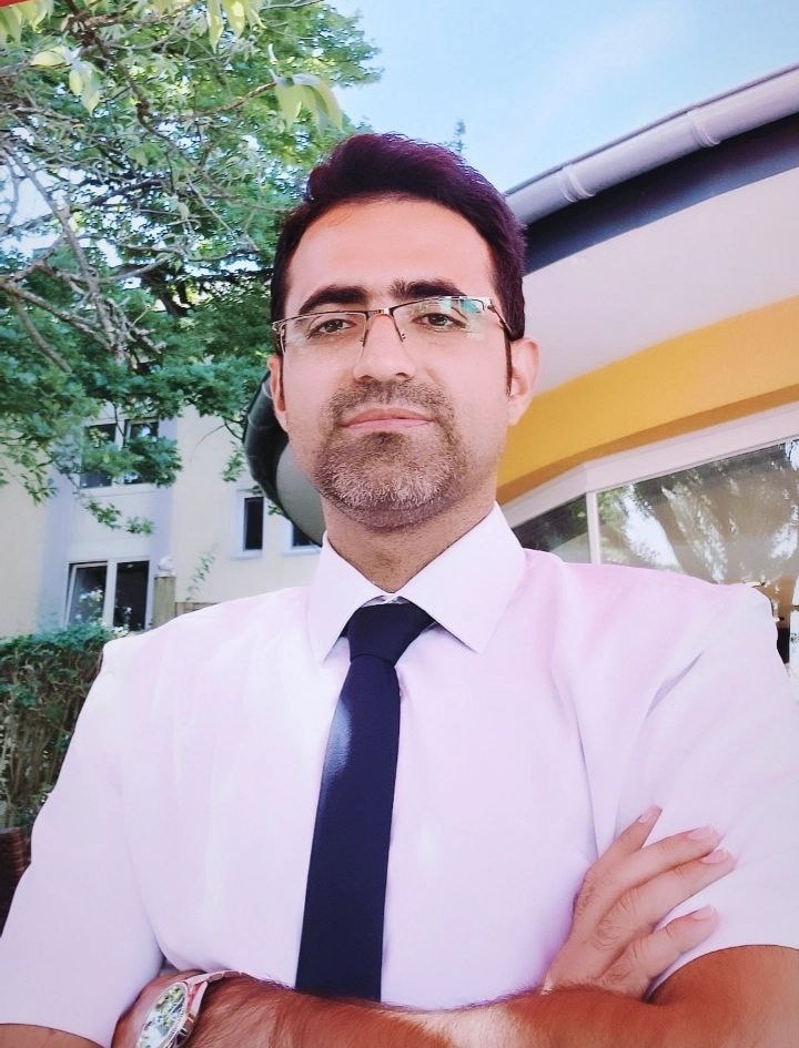Dr. Ashkan Shakarami